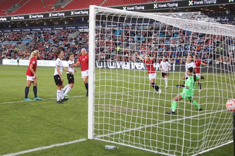 Sophie Román Haug hattrick