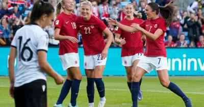 Sophie Román Haug with hattrick!